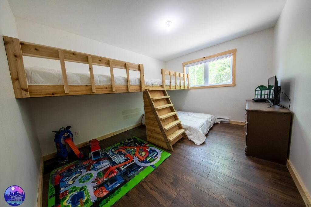 Chalet Deschamps- Spa- Chien Accepte- Nature- Estrie Mansonville エクステリア 写真