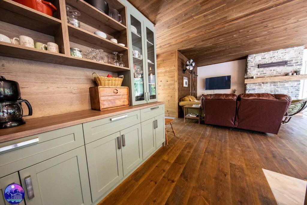 Chalet Deschamps- Spa- Chien Accepte- Nature- Estrie Mansonville エクステリア 写真