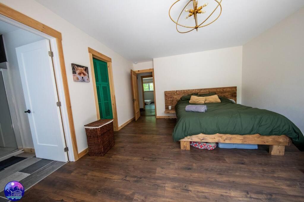 Chalet Deschamps- Spa- Chien Accepte- Nature- Estrie Mansonville エクステリア 写真